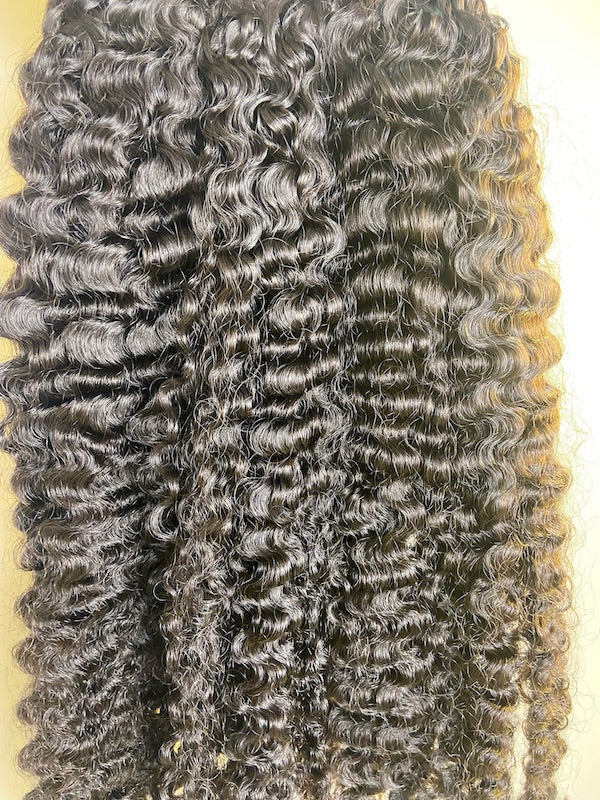 Ucharming Hair Top Raw A+ Pro Hair Bundle Cheveux raides Body Water Loose Deep Wave Bouclés Crépus Vente en gros 