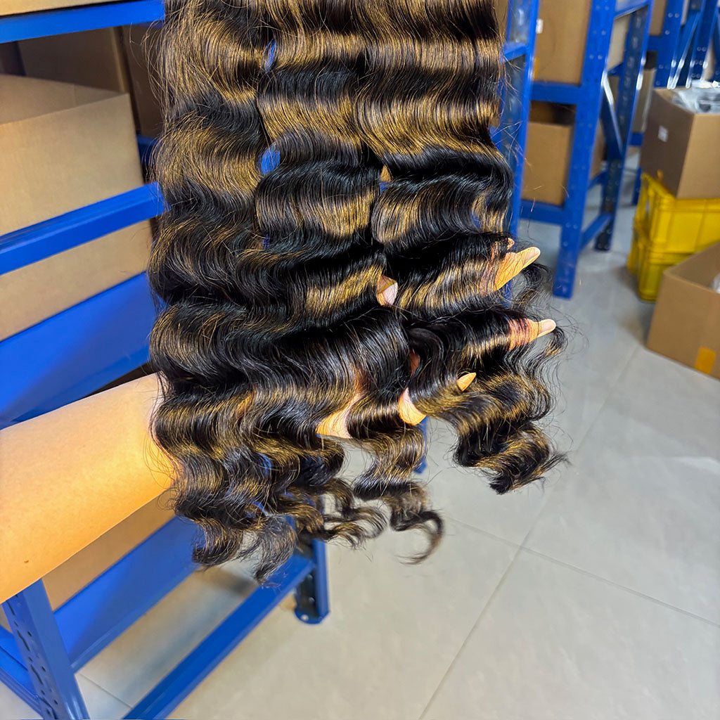 Raw  Indian  Wave Human Hair Bundles – Super Double Drawn | Natural Black & Blonde | Wholesale for Black Women Hairdressers